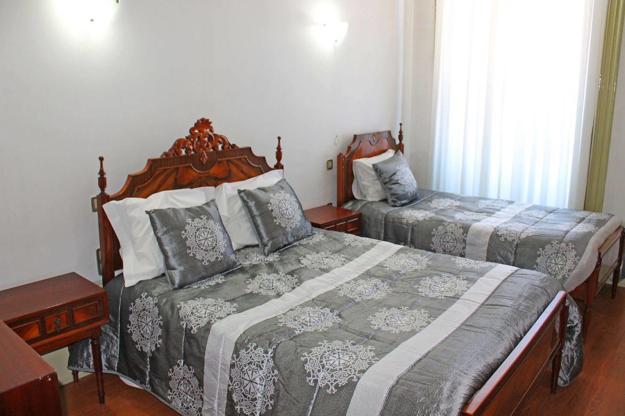 Lunar Guest House Porto Ngoại thất bức ảnh