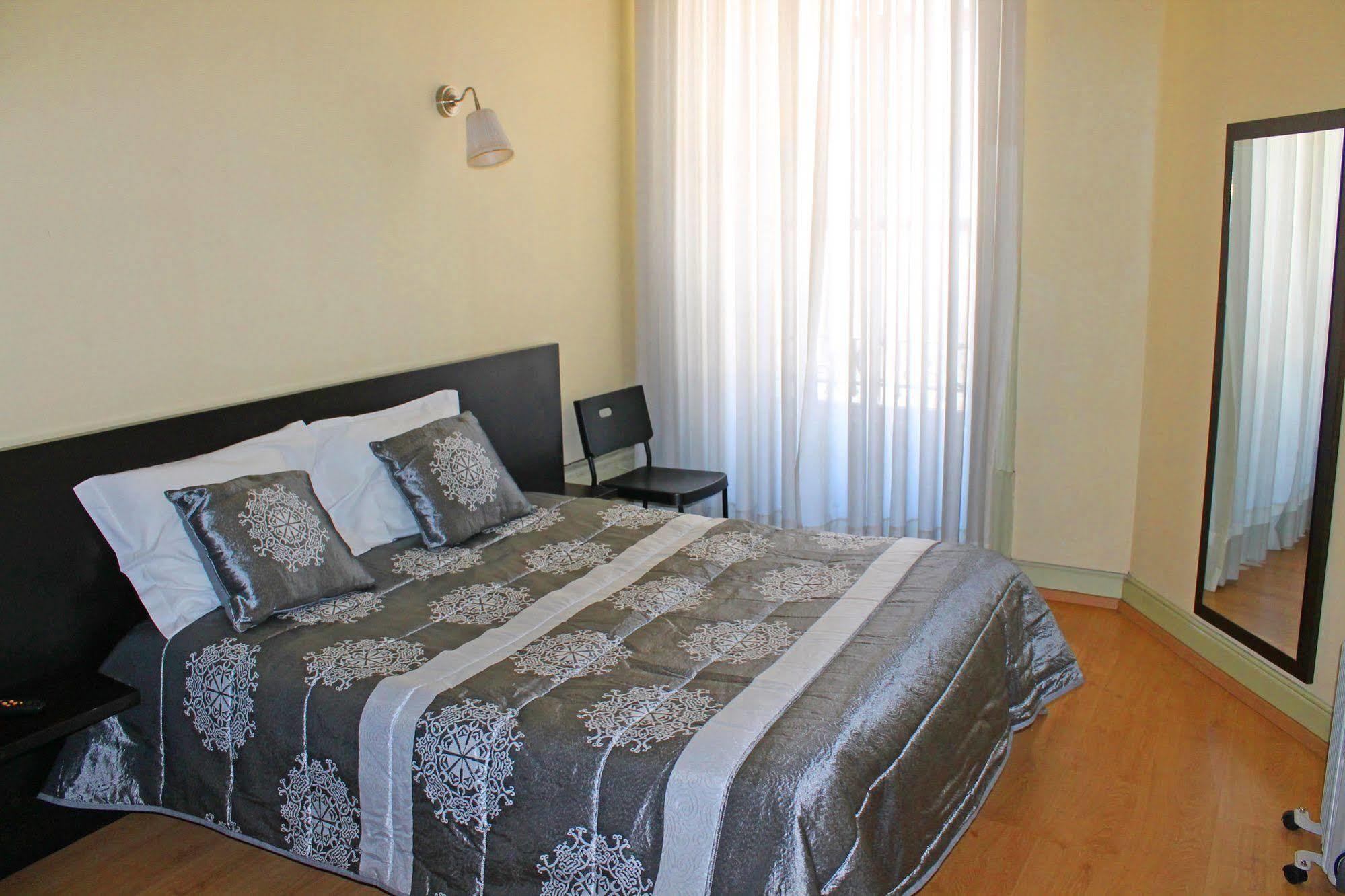 Lunar Guest House Porto Ngoại thất bức ảnh