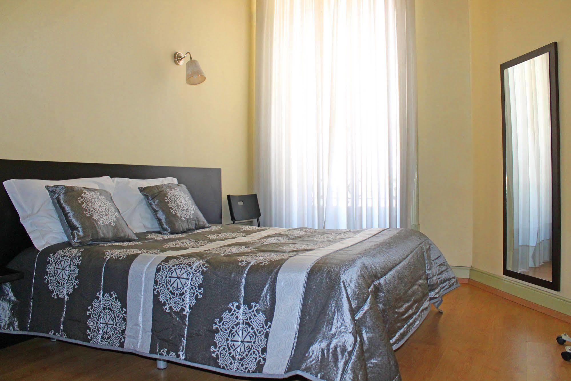 Lunar Guest House Porto Ngoại thất bức ảnh