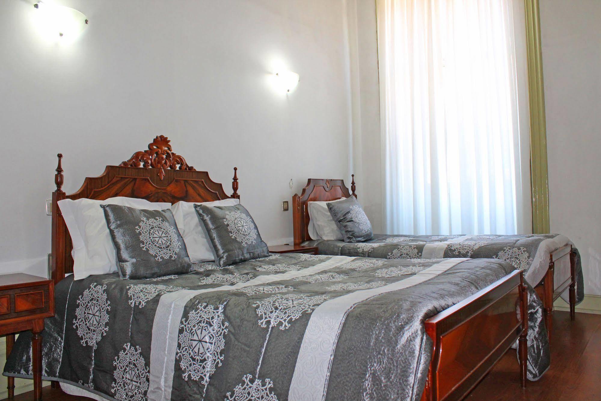 Lunar Guest House Porto Ngoại thất bức ảnh